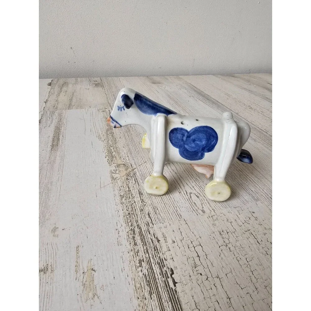 Vintage Lewisville pottery Cow salt shaker pottery vintage